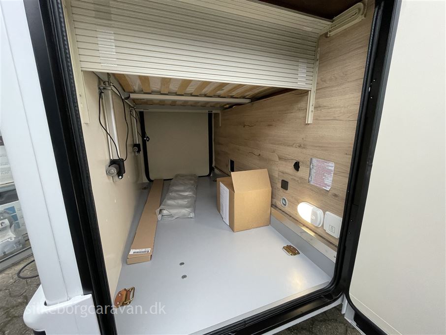 Elnagh Magnum 582